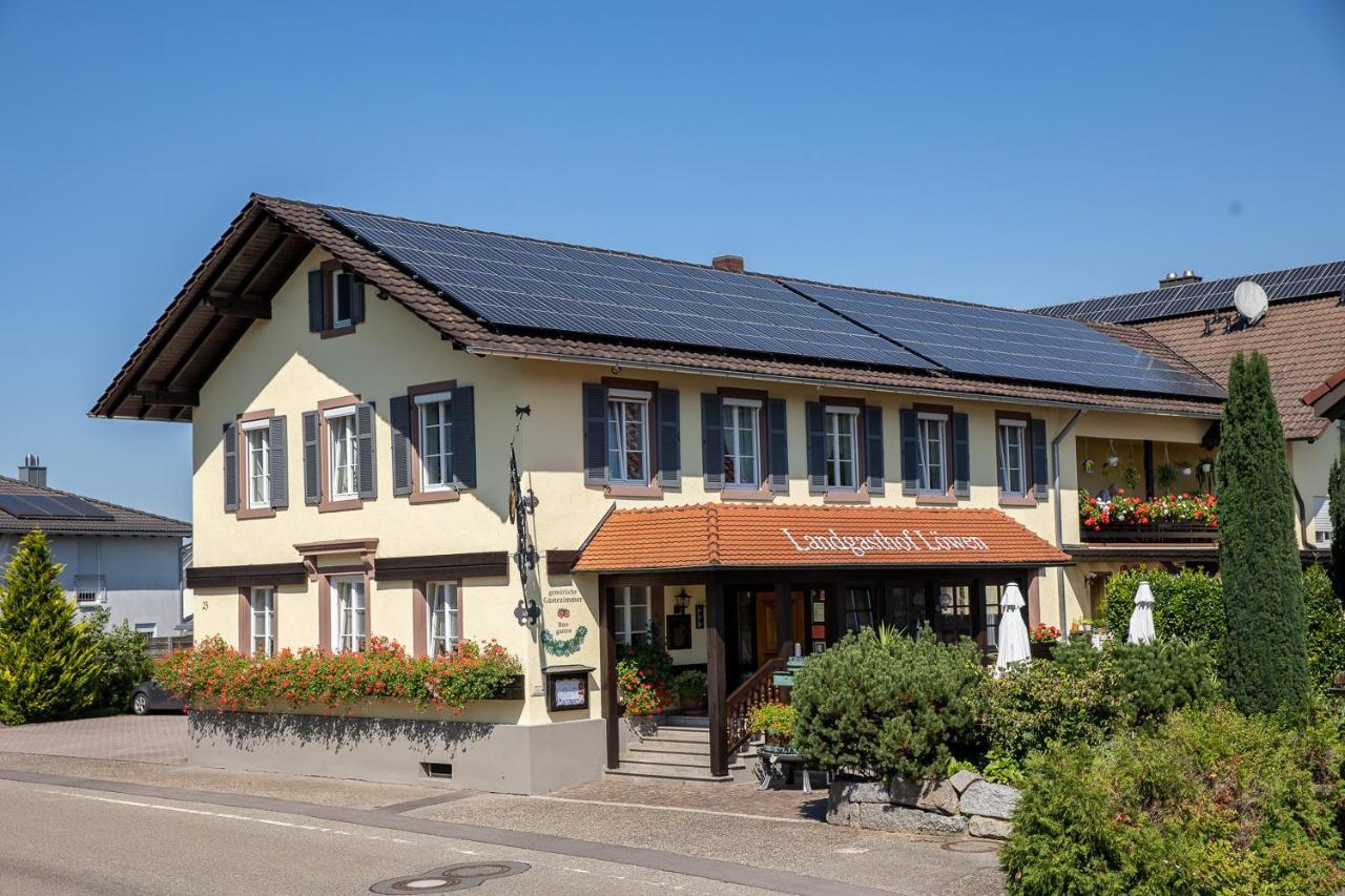 Landgasthof & Brauerei Loewen Sasbach Sasbach  外观 照片